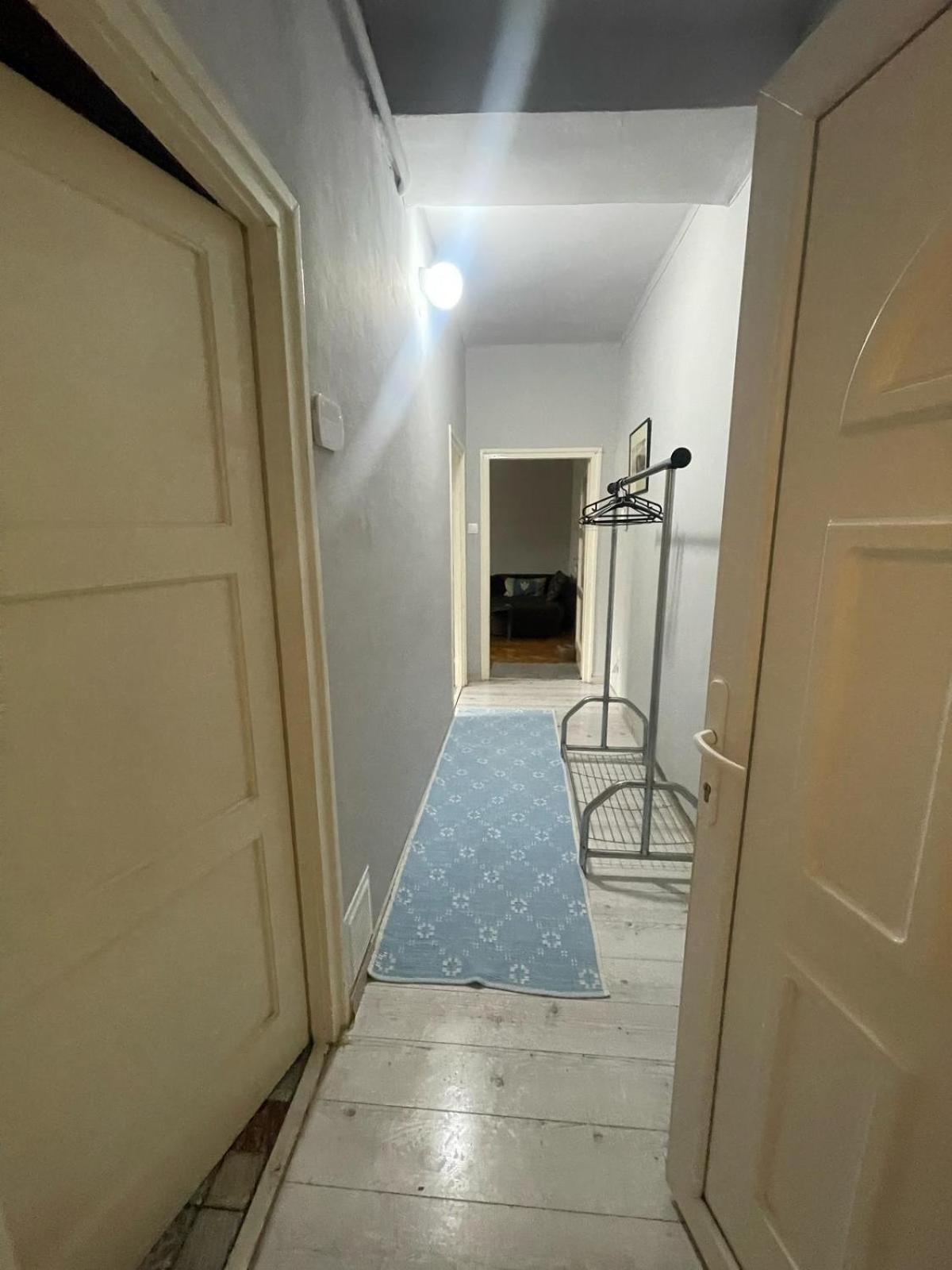 Downtown Apartman Near City Center & Miskolc Plaza Экстерьер фото