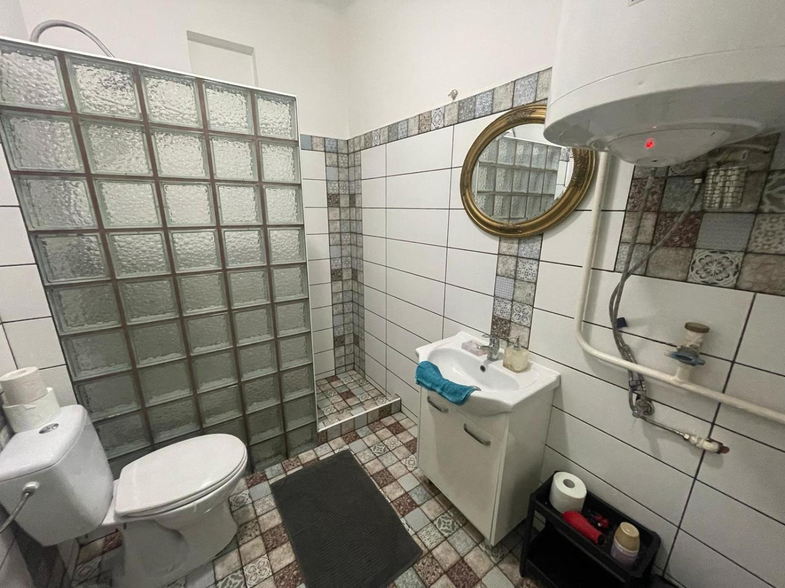 Downtown Apartman Near City Center & Miskolc Plaza Экстерьер фото